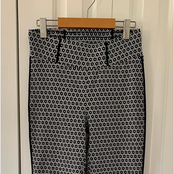 Frank Lyman Black and white + silver Pants Size 8 🌷 - Picture 1 of 7
